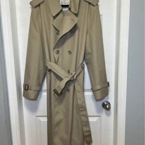 London Fog Maincoats Weather Wear  Trench Coat.  Size 44
